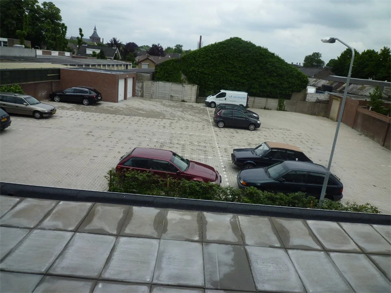 Image 4 of 7