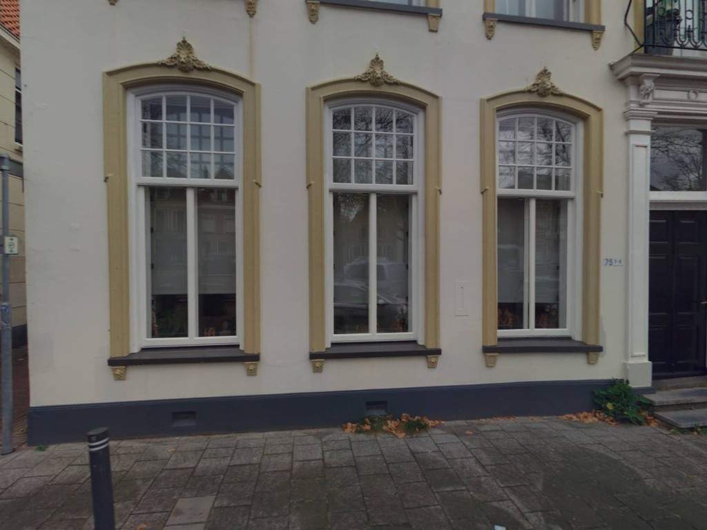 Image 1 sur 2