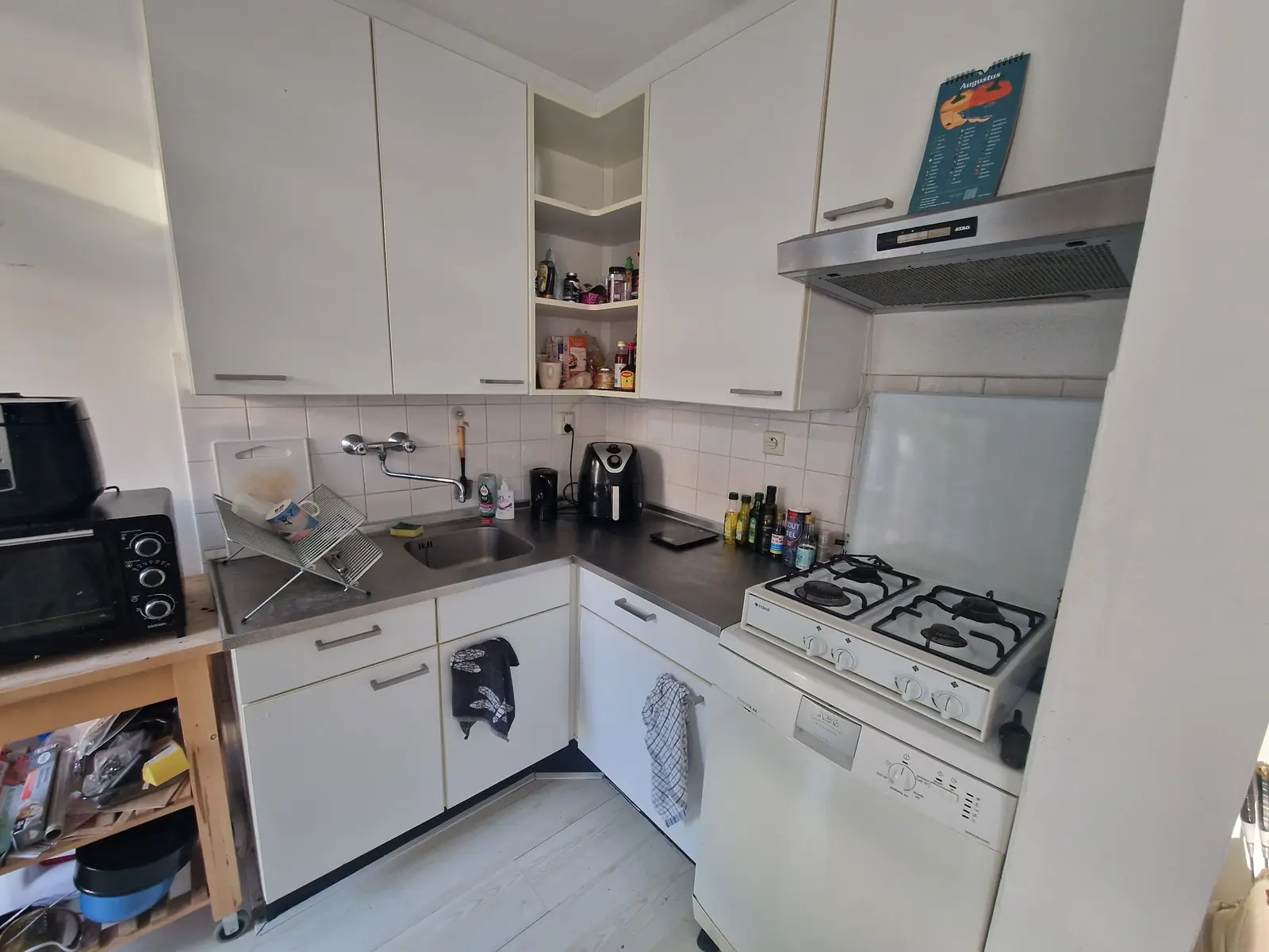 Image 4 of 8