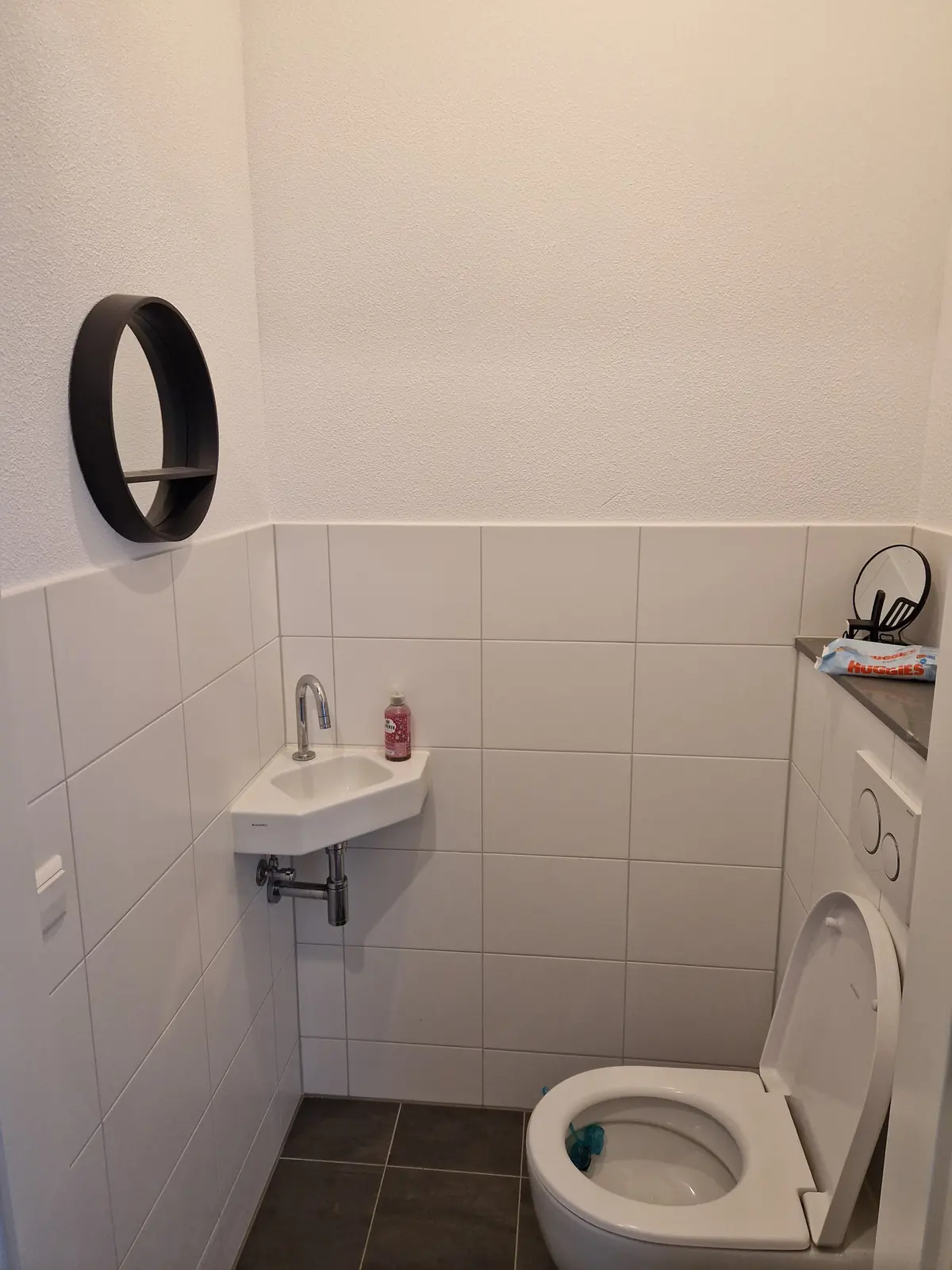 Image 3 of 5