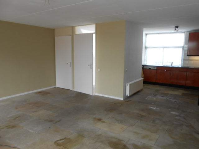 Image 2 of 22