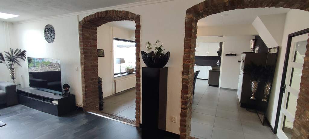 Image 7 of 29