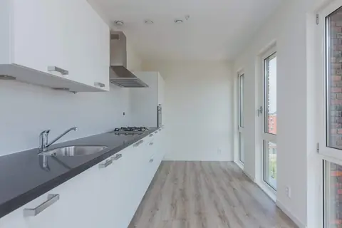 Apartamento de 4 Habitaciones con Balcón y Parking, Roolandweg, Haarlem