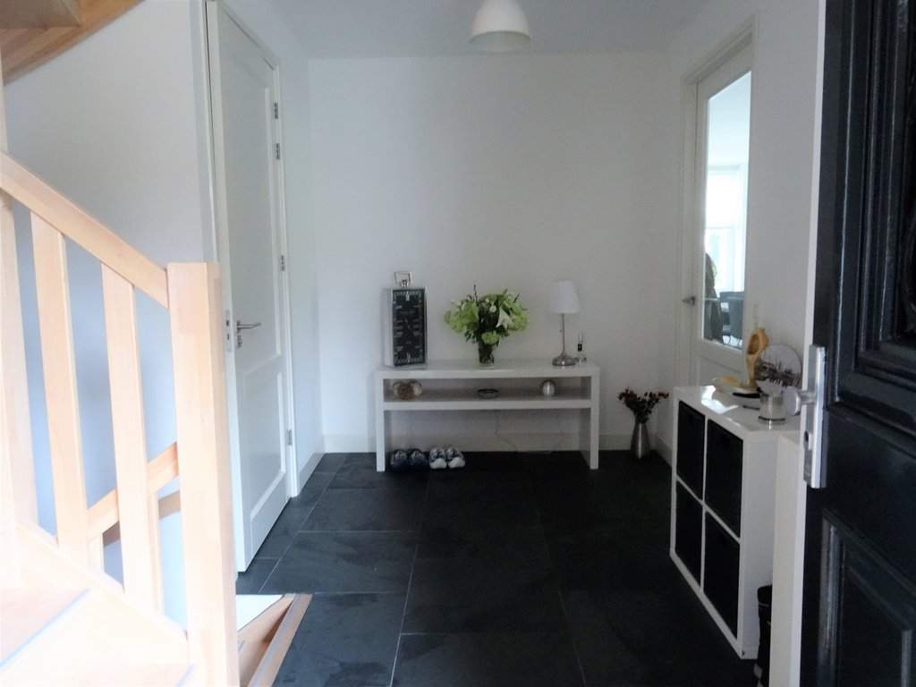Image 2 of 12