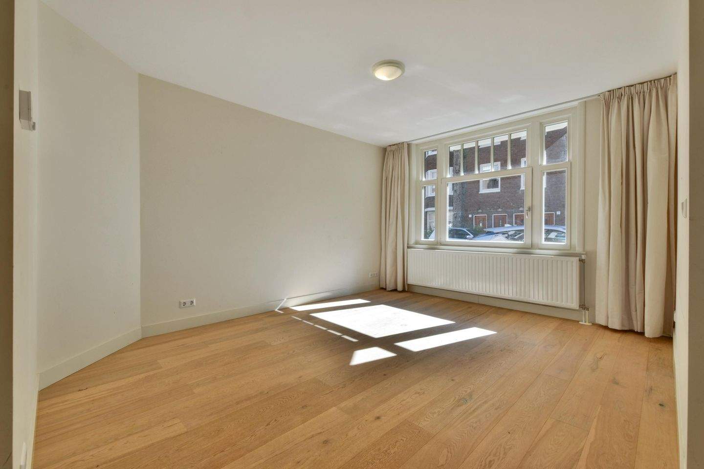 Bild 1 von 12