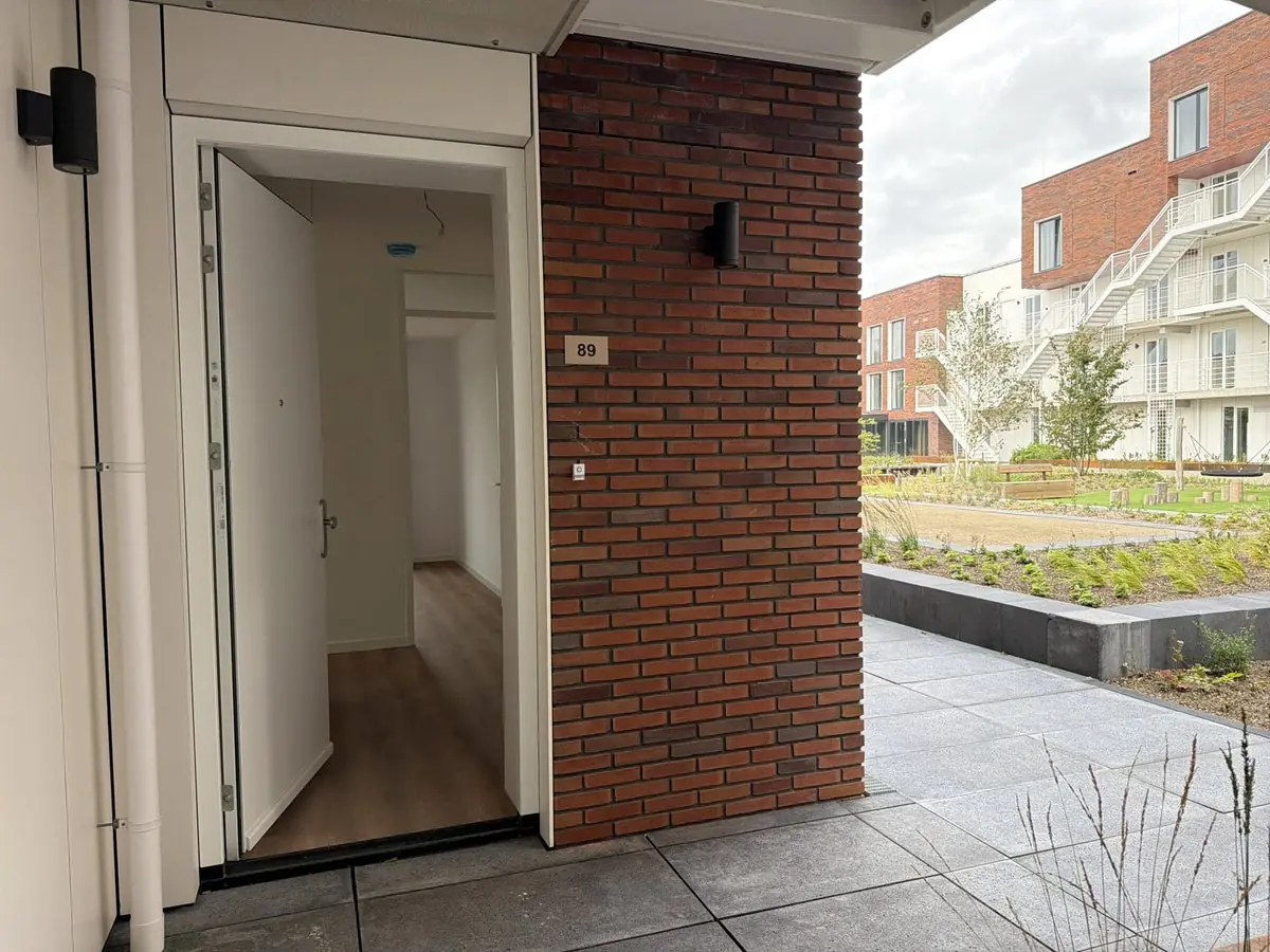Image 1 of 23