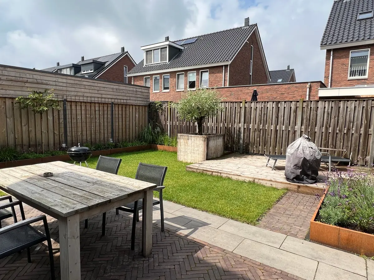Image 24 of 27