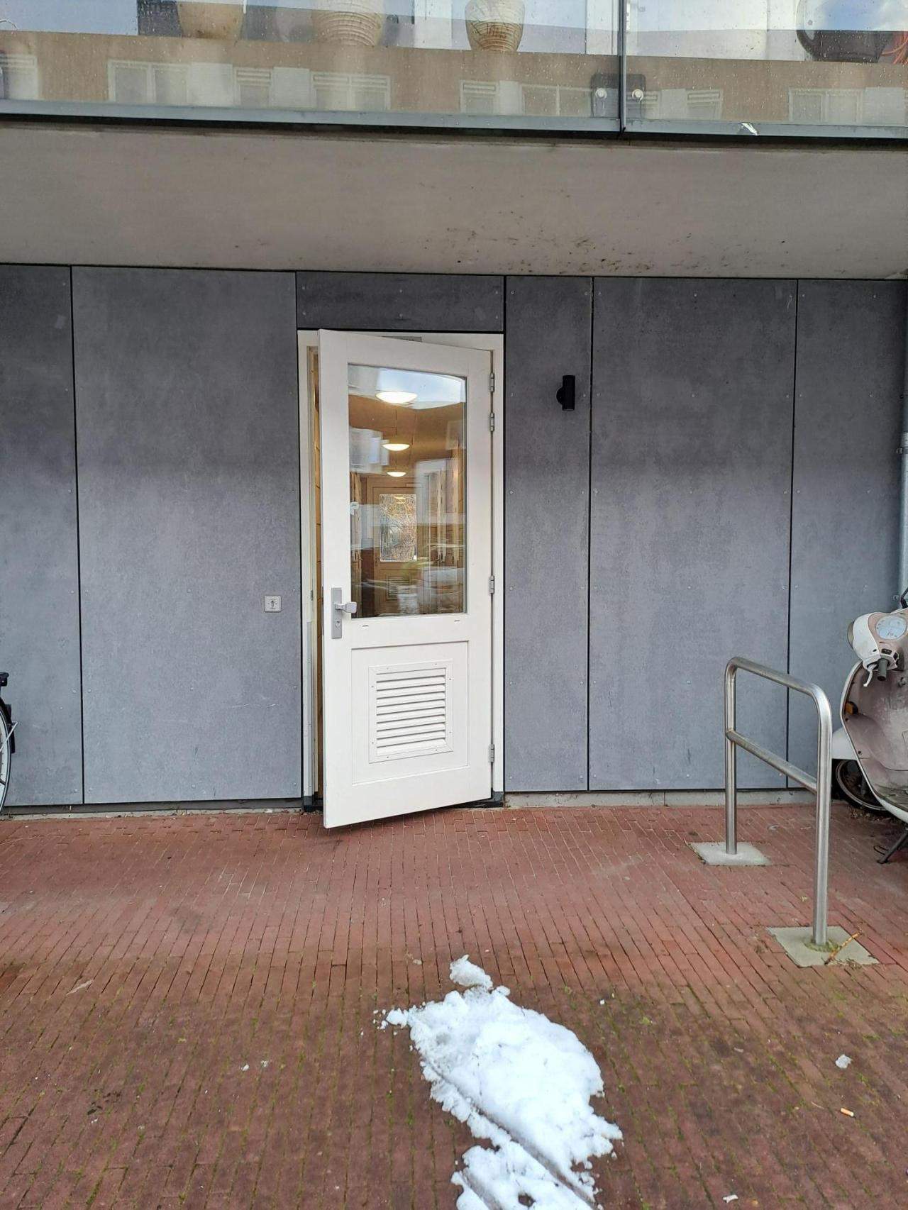 Image 6 of 9