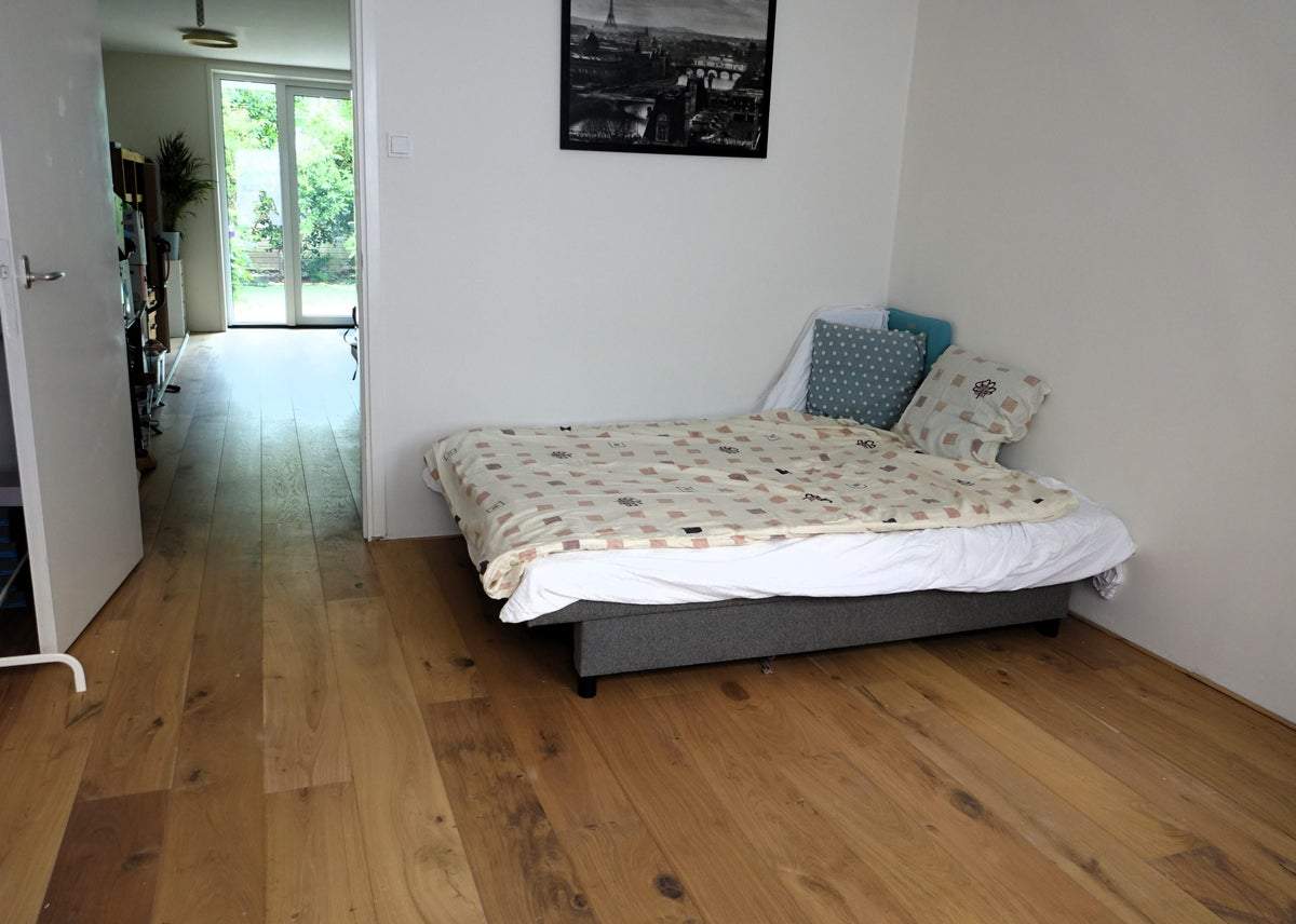 Image 3 of 18