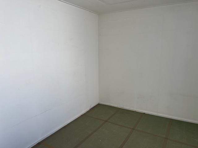 Image 10 of 19
