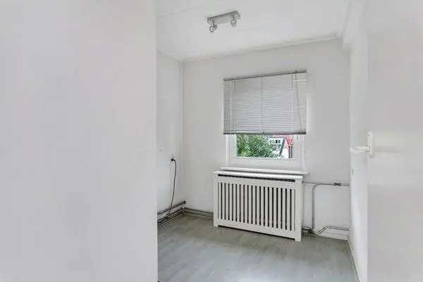 Image 20 of 30
