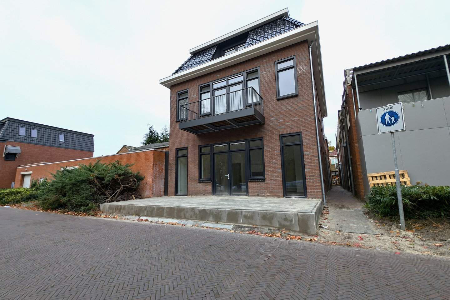 Afbeelding 1 van 12