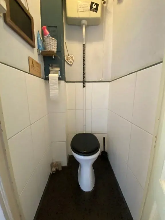 Image 8 of 8