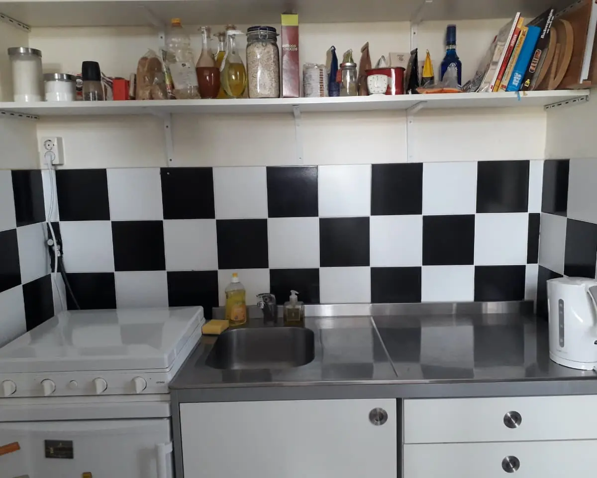 Image 4 of 6