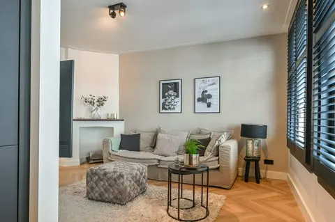 Upper Apartment Damstraat, Haarlem City Center - For Rent