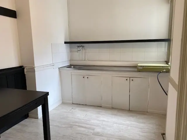 Image 2 of 5