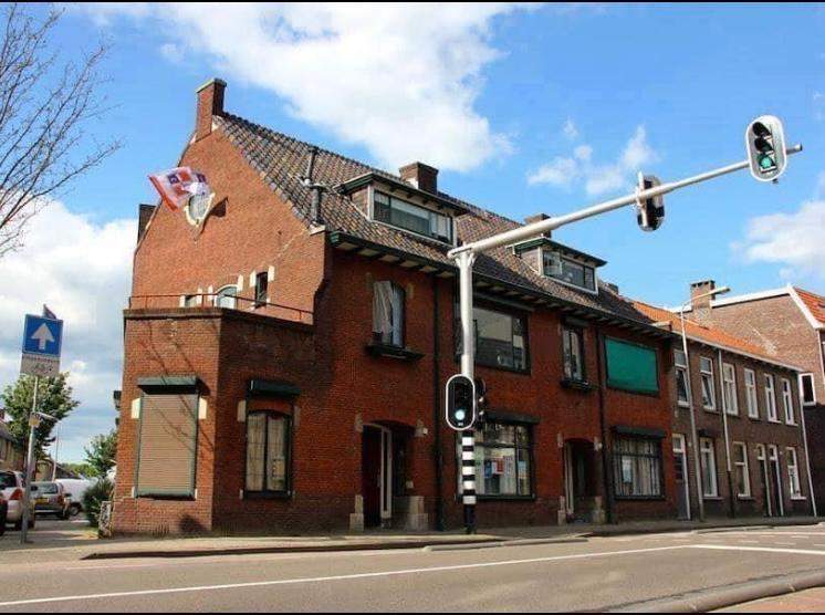 Afbeelding 1 van 9