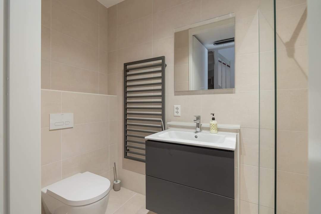 Image 13 of 27