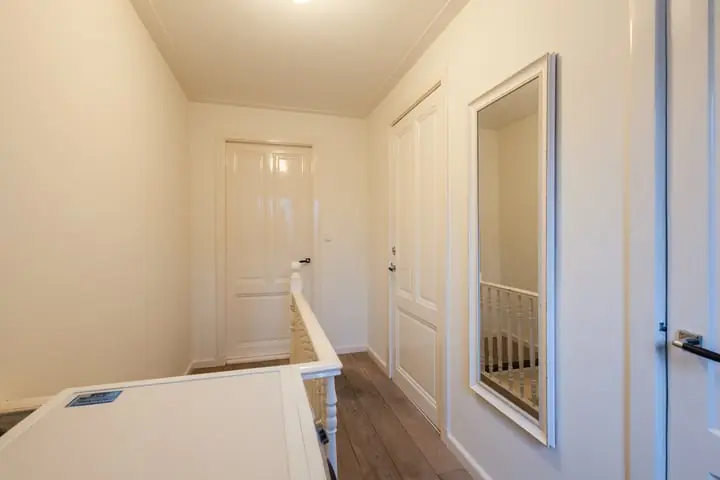 Image 17 of 27
