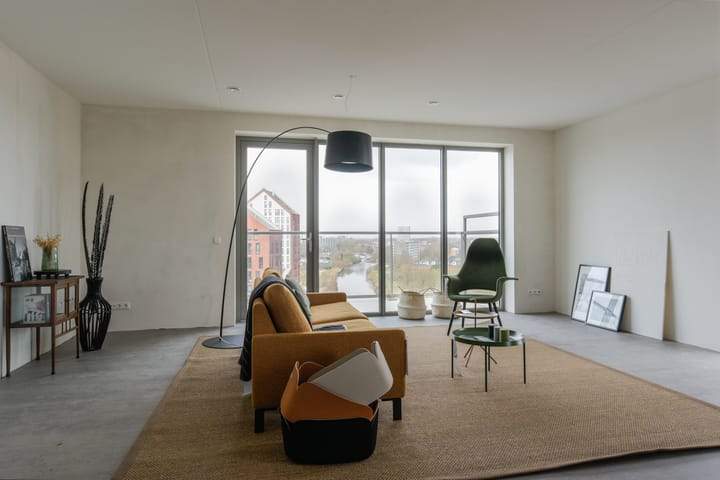 Image 12 of 21