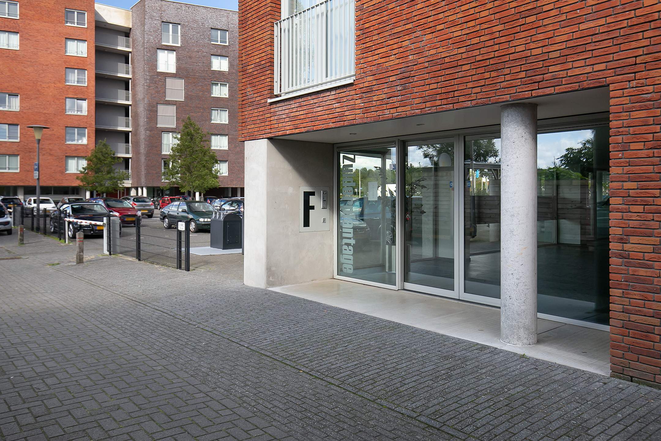 Afbeelding 1 van 27