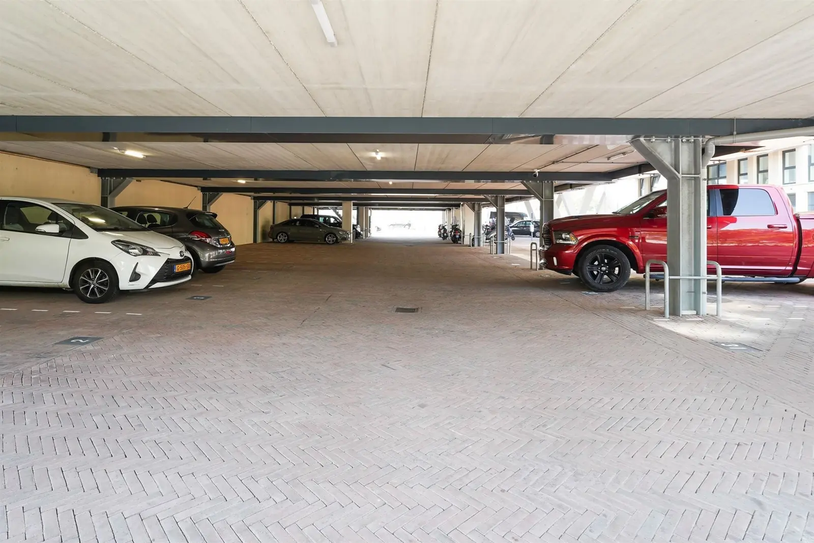 Image 26 of 28