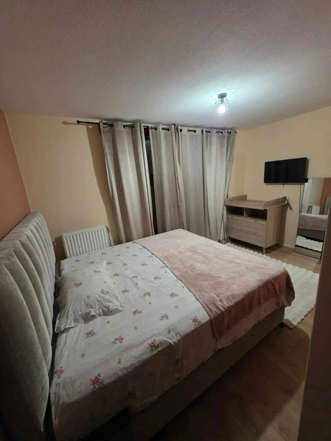 Image 2 of 25