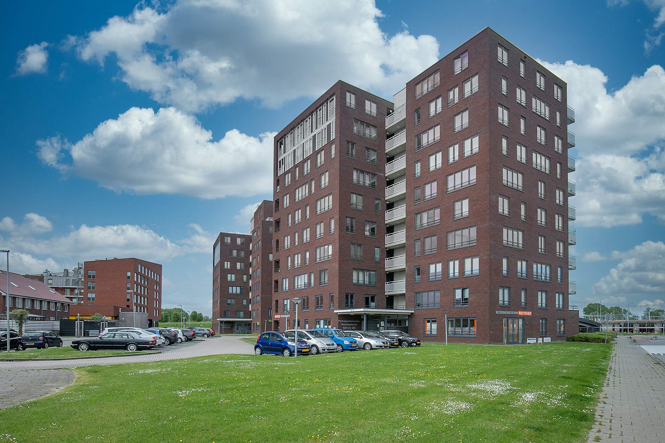 Image 2 sur 28