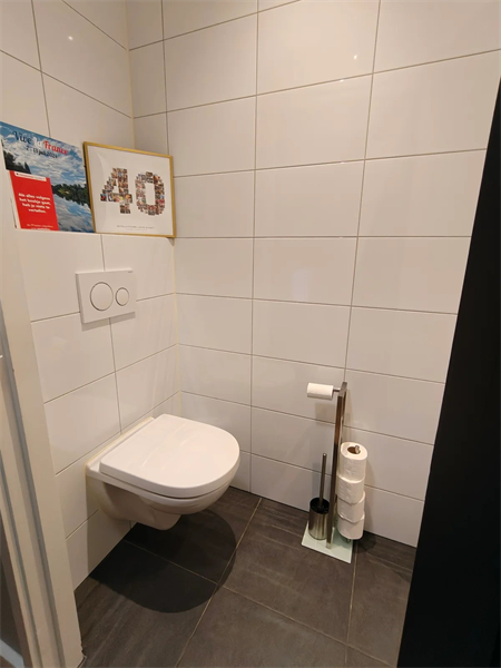 Image 11 of 16