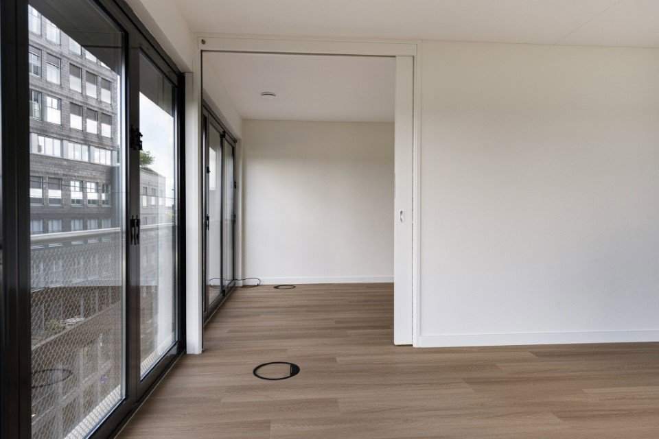 Image 4 of 17