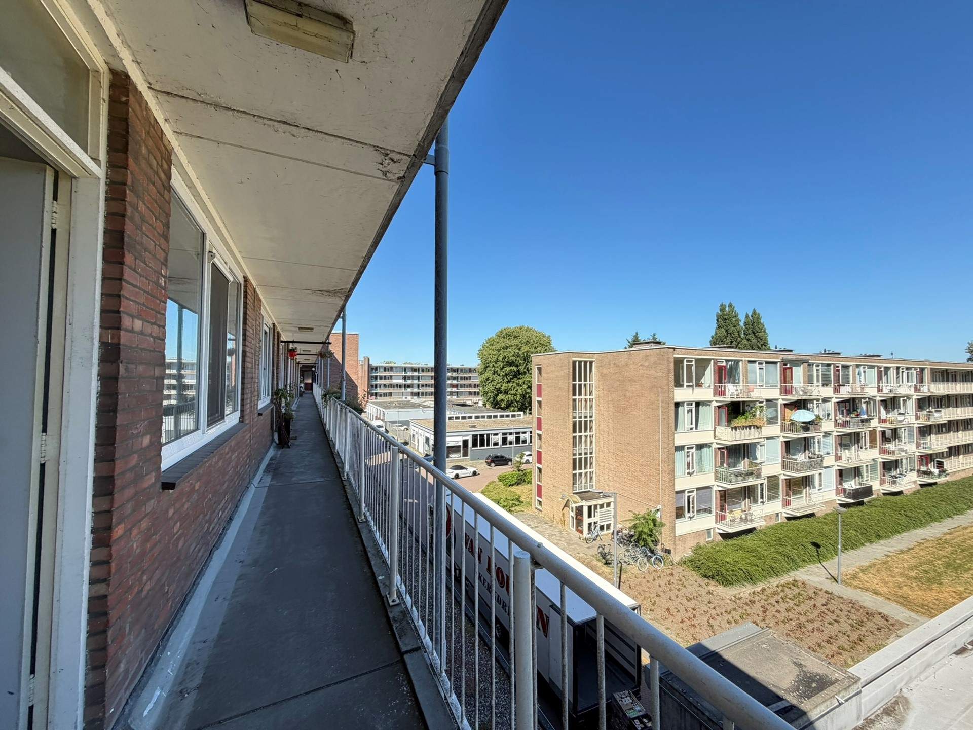 Image 30 of 37