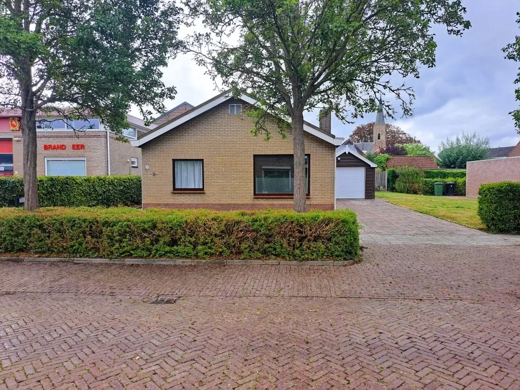 Image 3 of 20