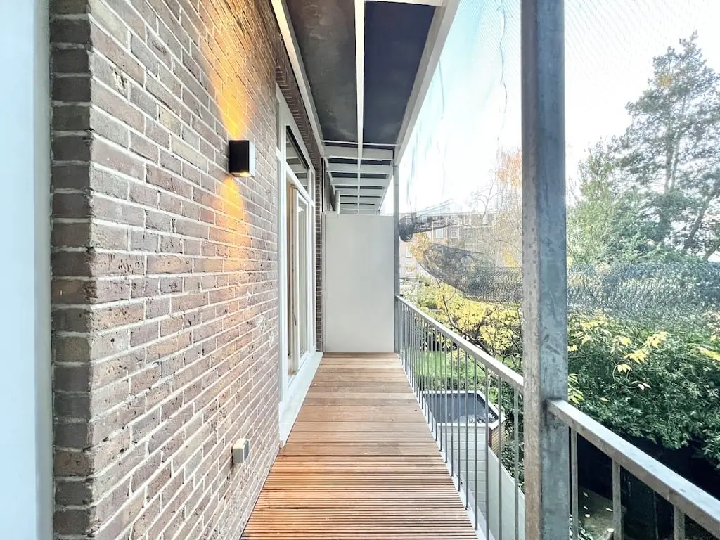 Image 2 of 16