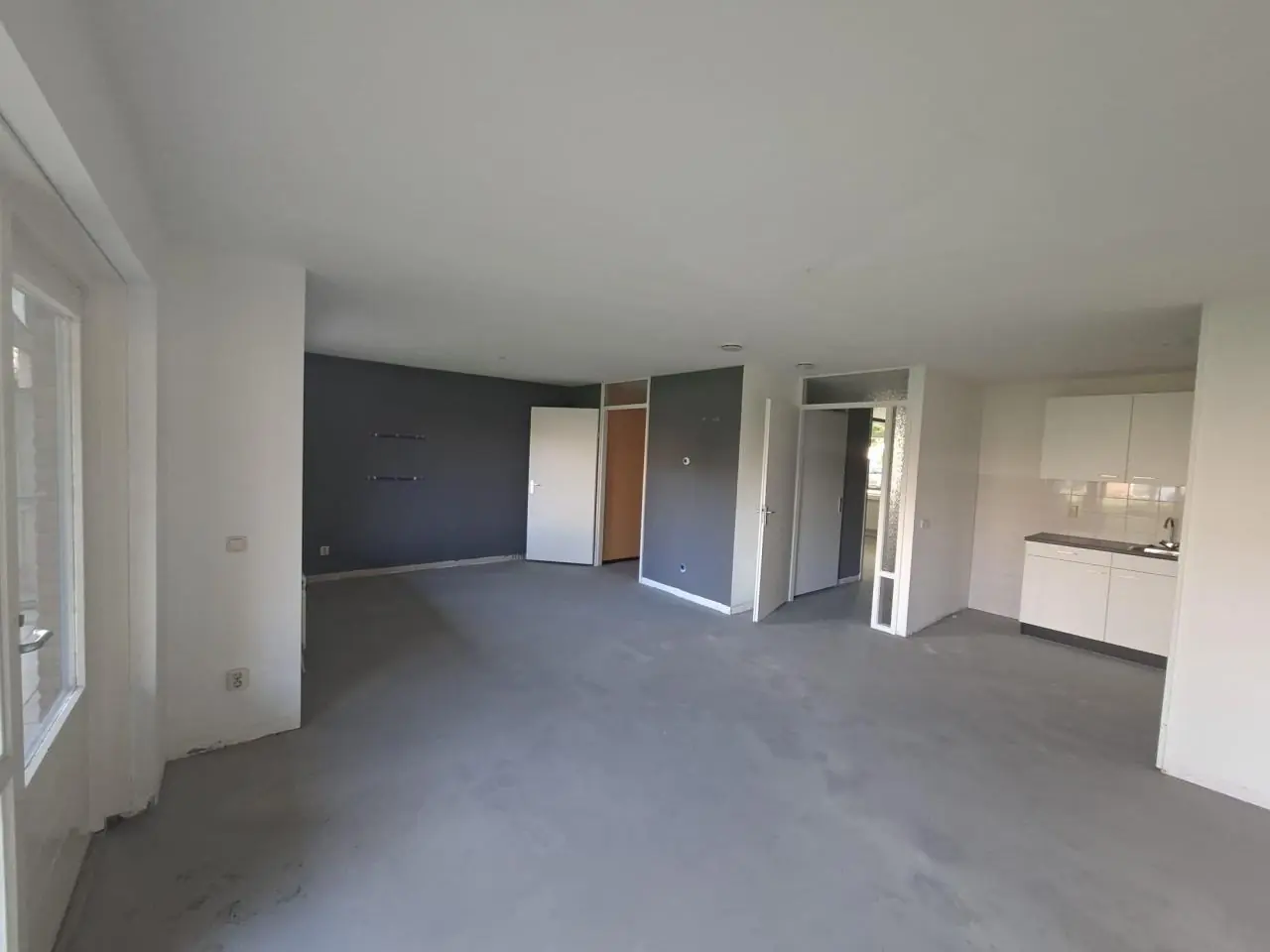 Image 2 of 12