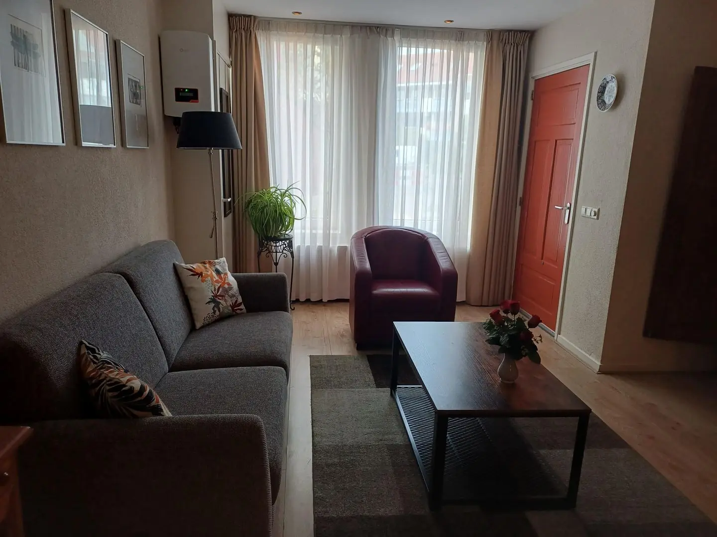 Image 4 of 10