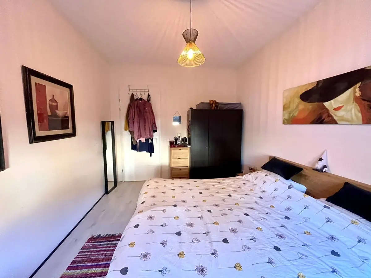Image 4 of 15