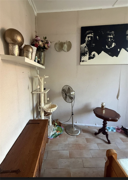 Image 2 of 6