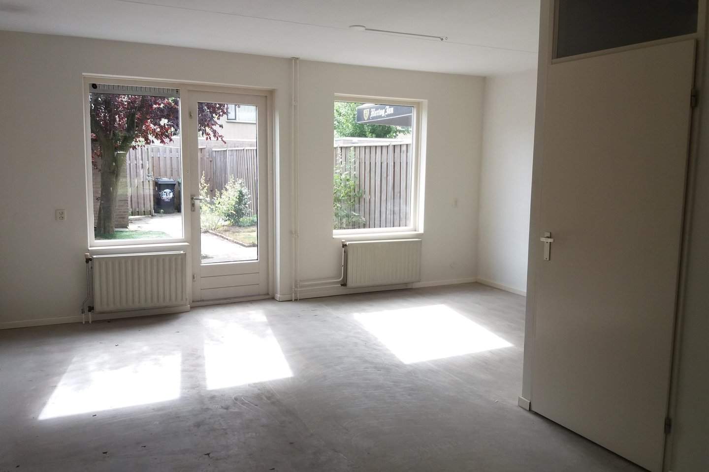 Bild 2 von 12