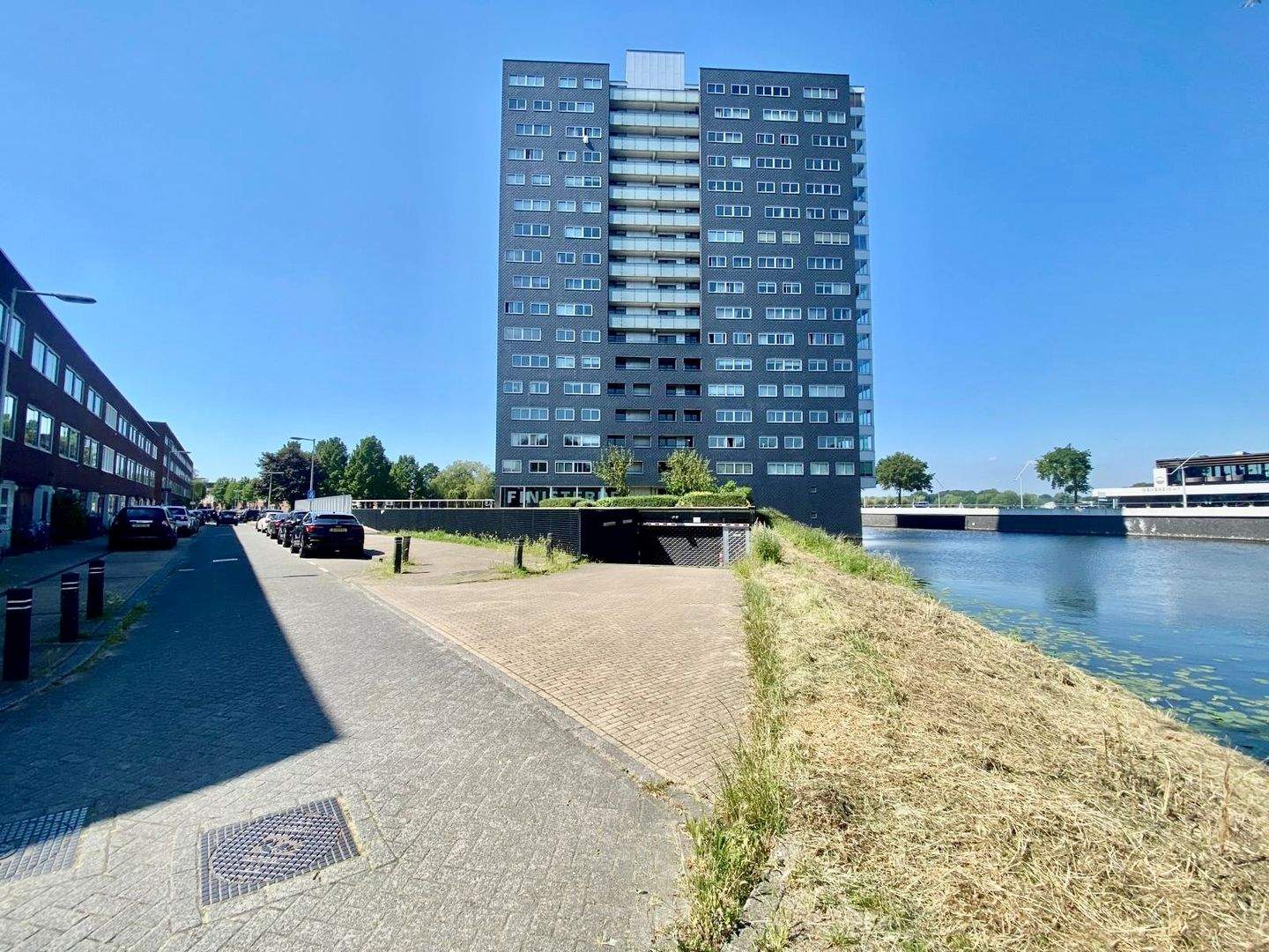 Bild 2 von 34