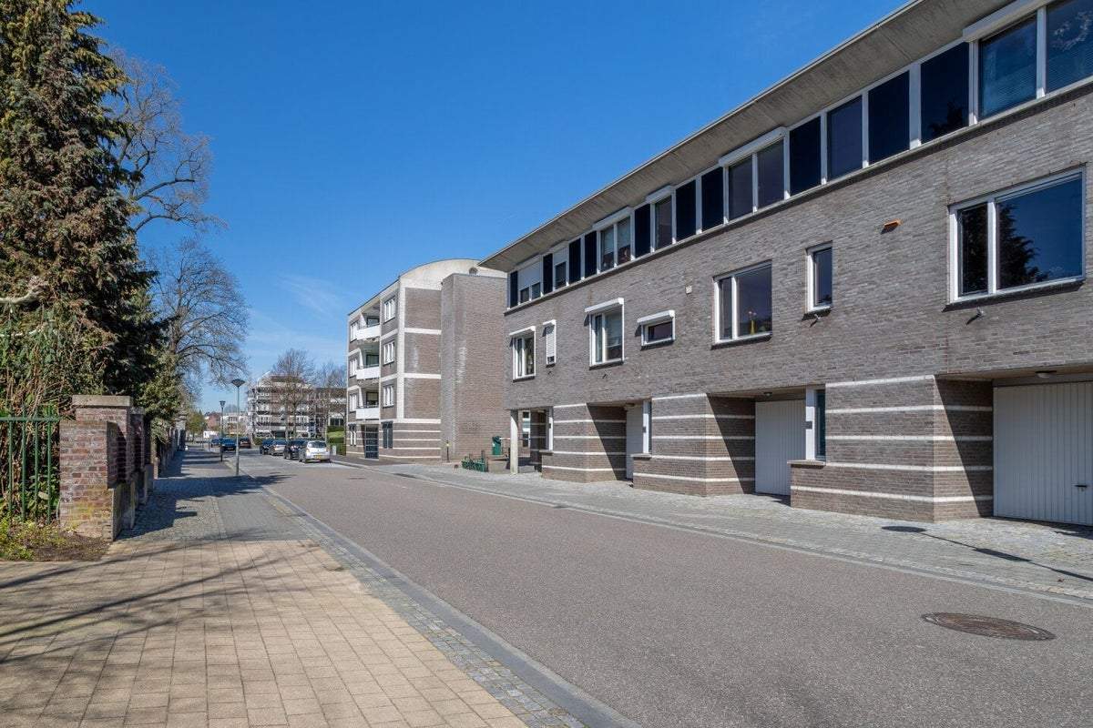 Bild 1 von 33