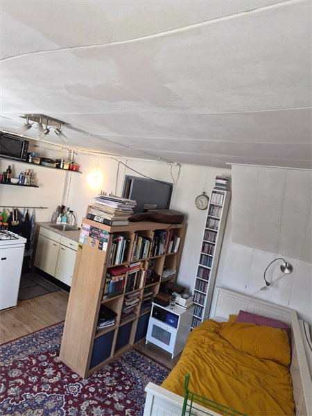 Image 7 of 9