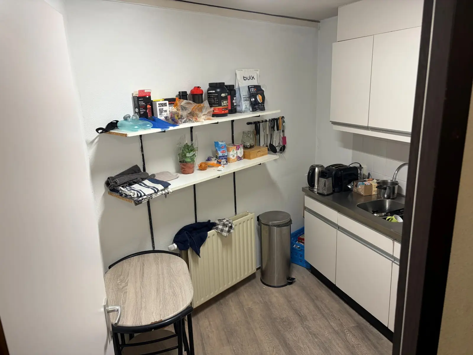 Image 3 of 4