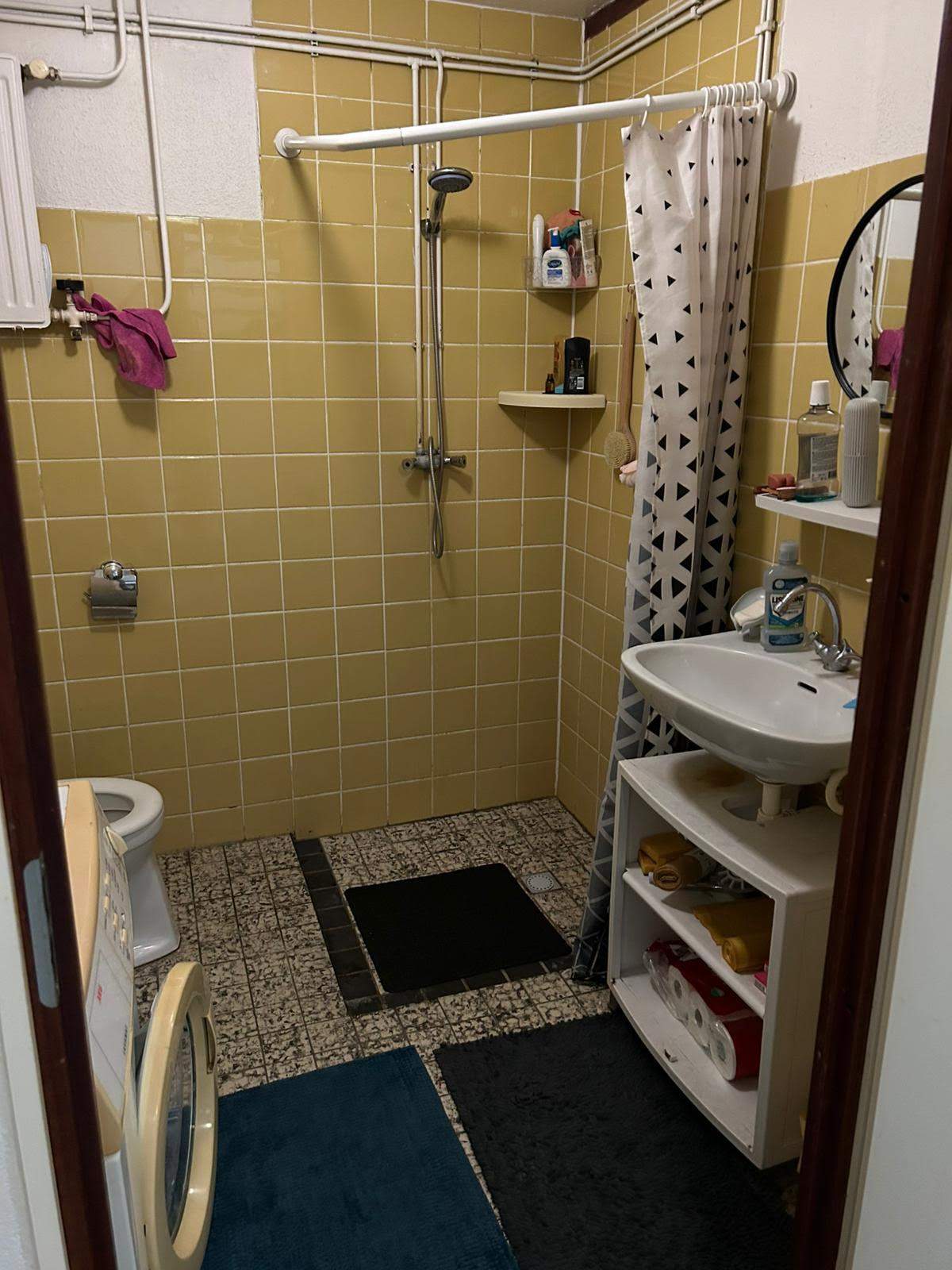 Image 3 of 8
