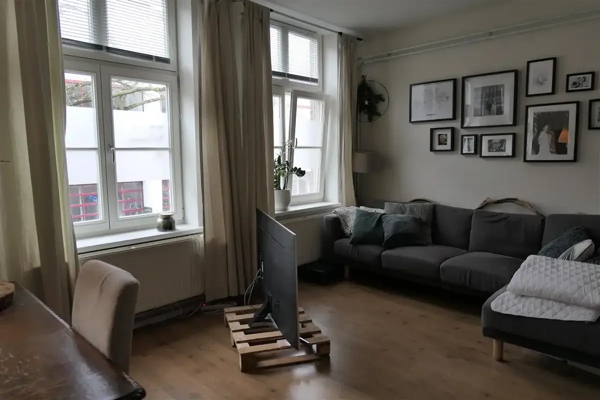 Image 1 of 10