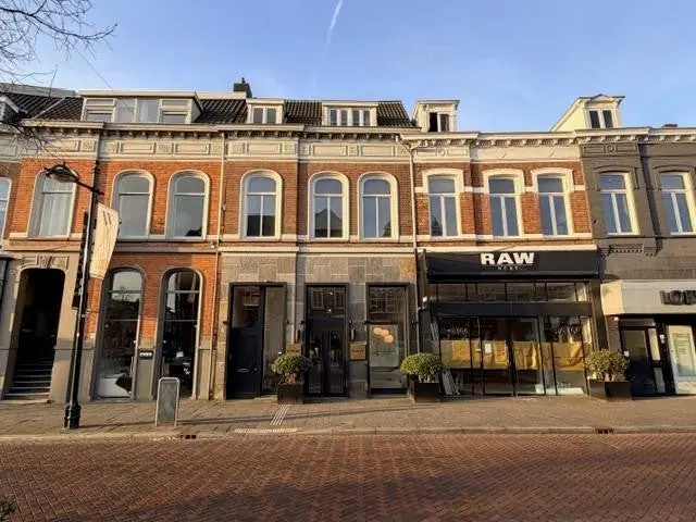 Image 1 of 20