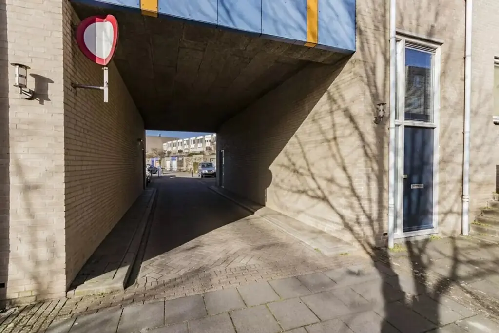 Image 21 of 23