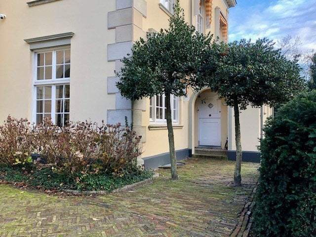 Bild 2 von 26