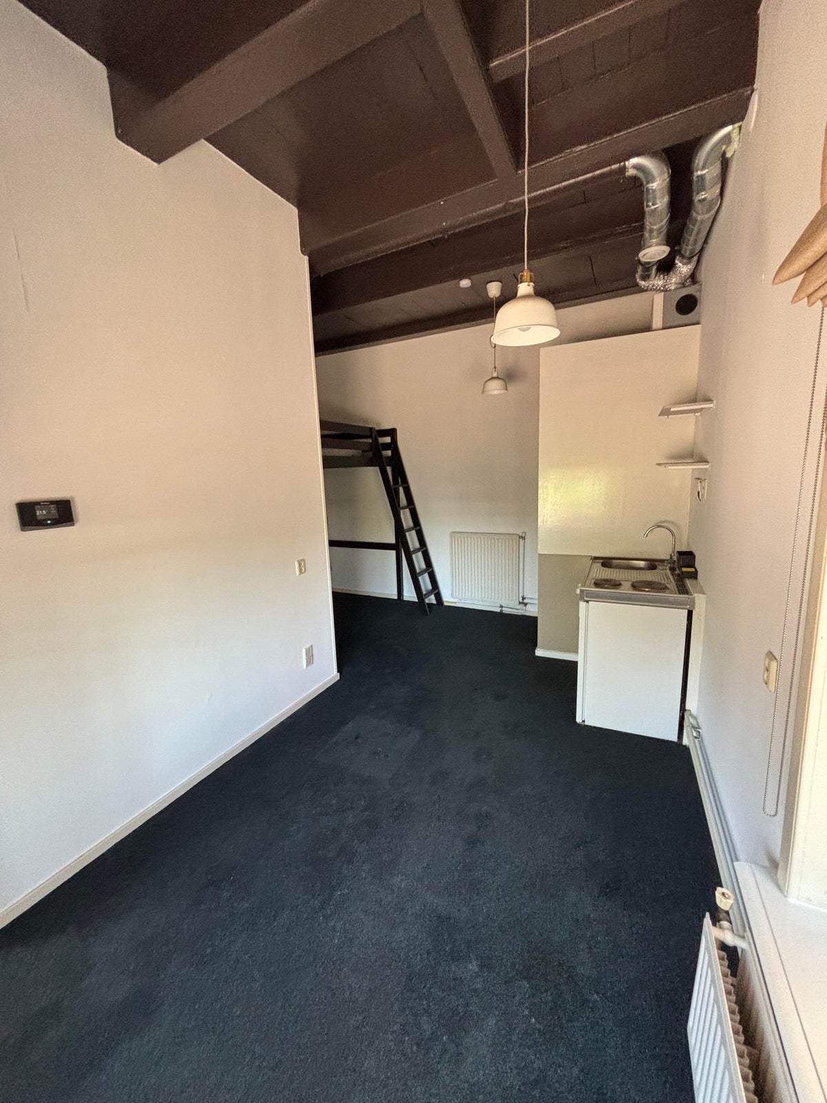 Image 2 of 6