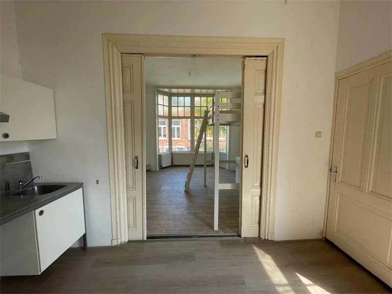 Image 3 of 12