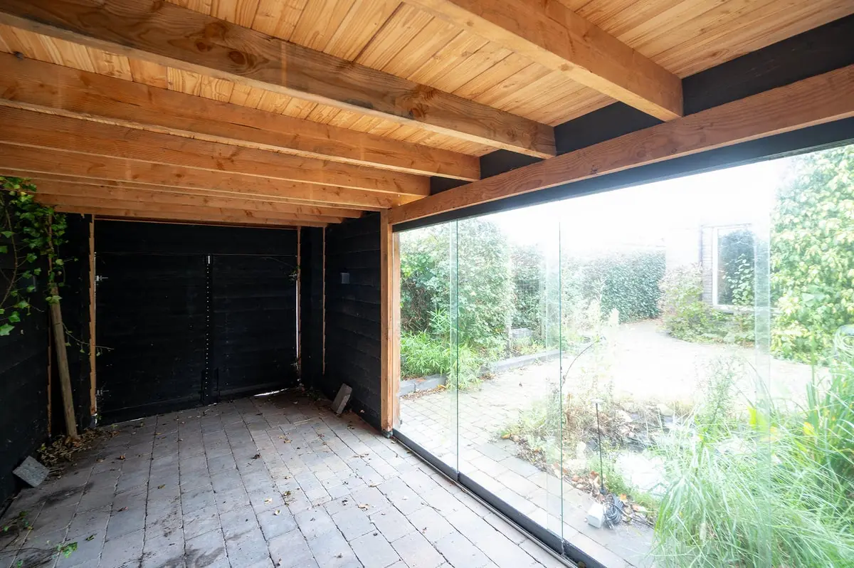 Image 19 of 25